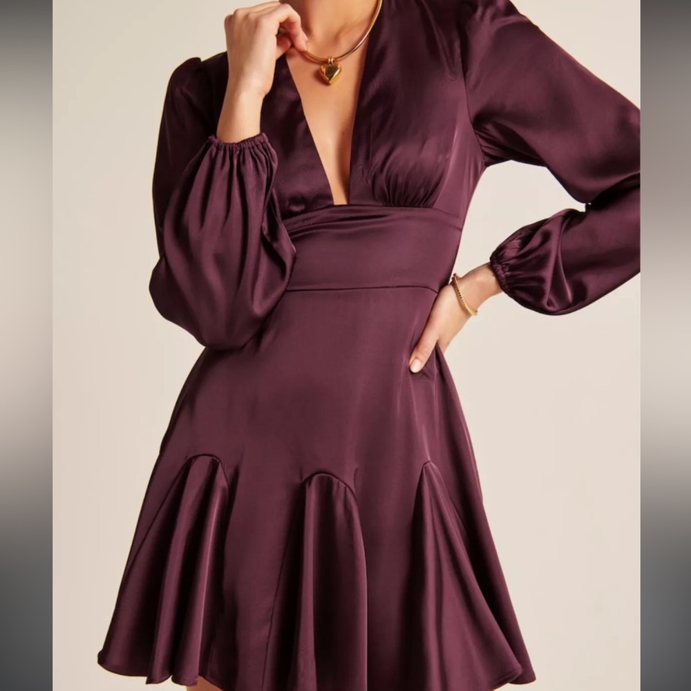 Abercrombie & Fitch Long-Sleeve Plunge Satin Mini Dress
